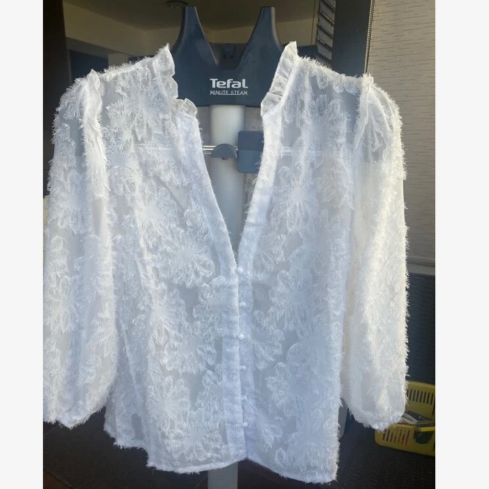 White Casual Textured Shirt Button Up Down Floral - Picture 10 of 16